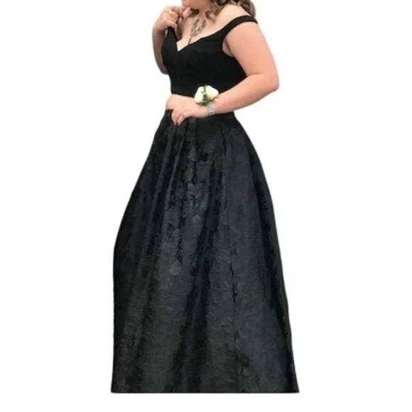 Sherri Hill 50572 Black Two Piece Off Shoulder Ballgown Prom Dress Size 8